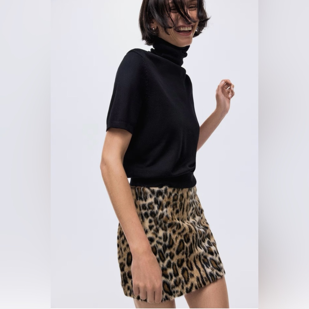 NWT H&M FUZZY LEOPARD PRINT MINI SKIRT